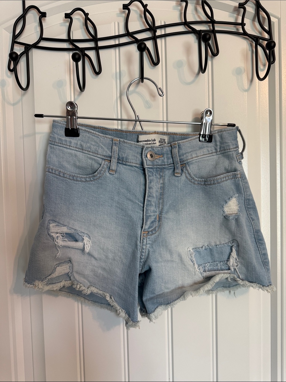 Girls 11/12 abercrombie kids light blue distressed denim shorts